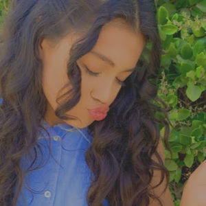 Meet your Posher, Julissa